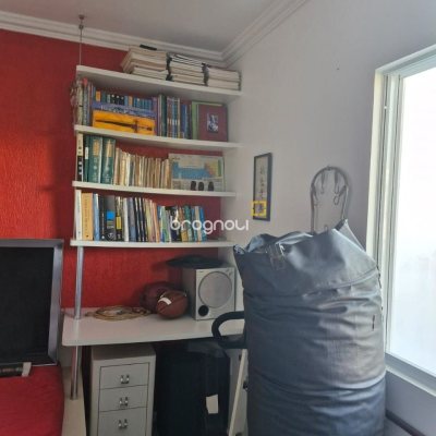 Casa com 240m², 5 quartos (sendo 1 suíte), 2 garagens, no bairro Santa Mônica em Florianópolis