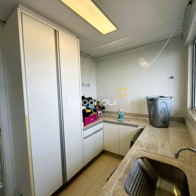 Cobertura com 367m², 3 quartos (sendo 3 suítes), 4 garagens, no bairro Estreito em Florianópolis
