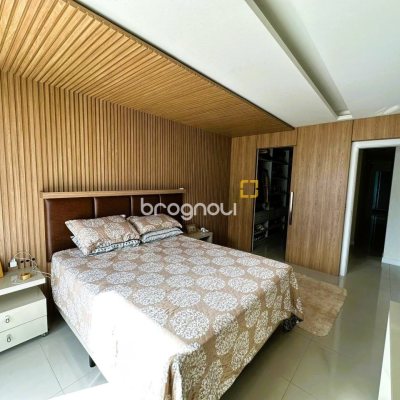 Cobertura com 367m², 3 quartos (sendo 3 suítes), 4 garagens, no bairro Estreito em Florianópolis