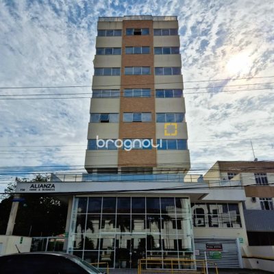 Cobertura com 367m², 3 quartos (sendo 3 suítes), 4 garagens, no bairro Estreito em Florianópolis