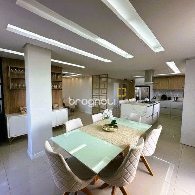 Cobertura com 367m², 3 quartos (sendo 3 suítes), 4 garagens, no bairro Estreito em Florianópolis
