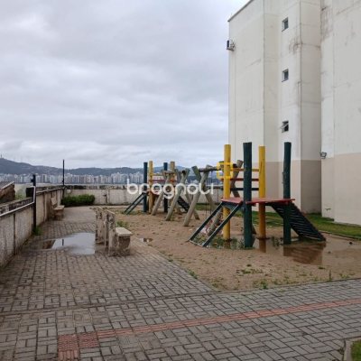 Apartamento com 58m², 2 quartos, 1 garagem, no bairro Balneário em Florianópolis
