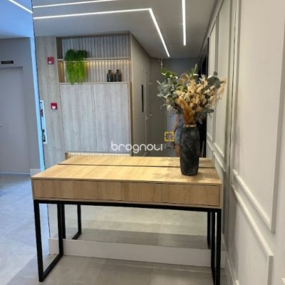 Apartamento com 75m², 2 quartos (sendo 1 suíte), 1 garagem, no bairro Barreiros em São José