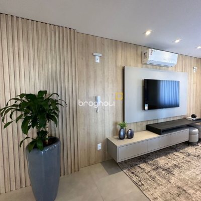 Apartamento com 75m², 2 quartos (sendo 1 suíte), 1 garagem, no bairro Barreiros em São José