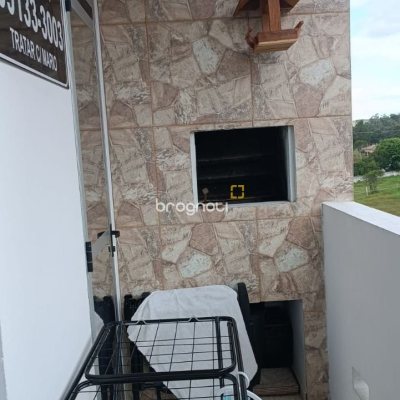 Apartamento com 54m², 2 quartos, 1 garagem, no bairro Sertão do Maruim em São José