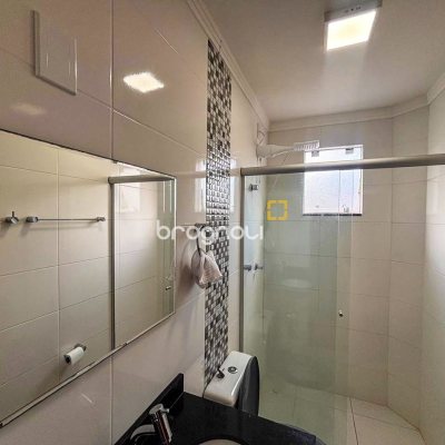 Apartamento com 84m², 2 quartos (sendo 1 suíte), 2 garagens, no bairro Ingleses em Florianópolis