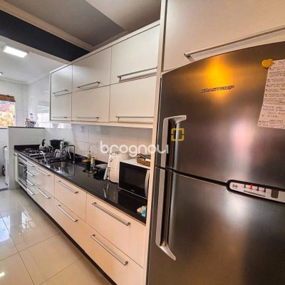 Apartamento com 84m², 2 quartos (sendo 1 suíte), 2 garagens, no bairro Ingleses em Florianópolis