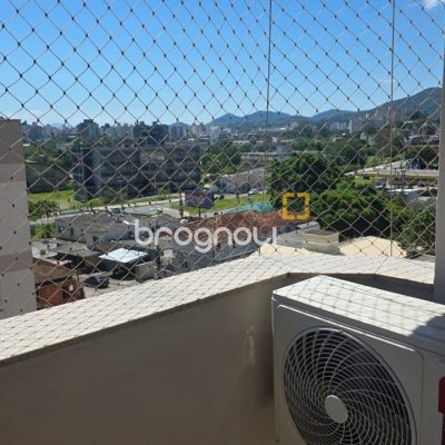Apartamento com 63m², 2 quartos, 1 garagem, no bairro Trindade em Florianópolis