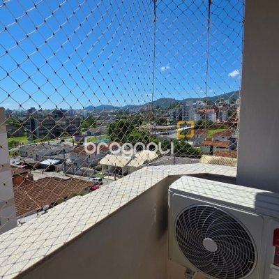 Apartamento com 63m², 2 quartos, 1 garagem, no bairro Trindade em Florianópolis