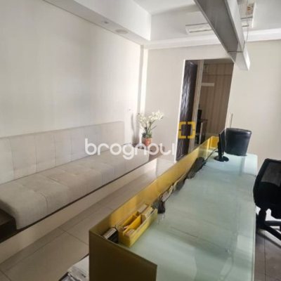 Sala com 58m², no bairro Centro em Florianópolis