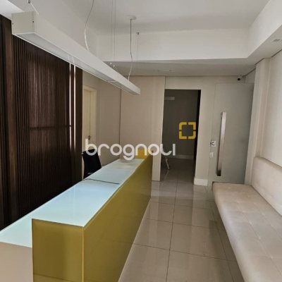 Sala com 58m², no bairro Centro em Florianópolis