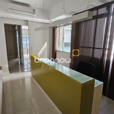 Sala com 58m², no bairro Centro em Florianópolis