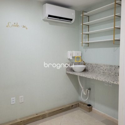 Sala com 27m², no bairro Centro em Florianópolis