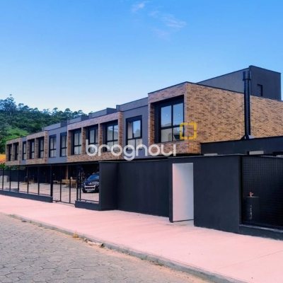 Casa de Condomínio com 85m², 2 quartos (sendo 1 suíte), 1 garagem, no bairro Cachoeira do Bom Jesus em Florianópolis