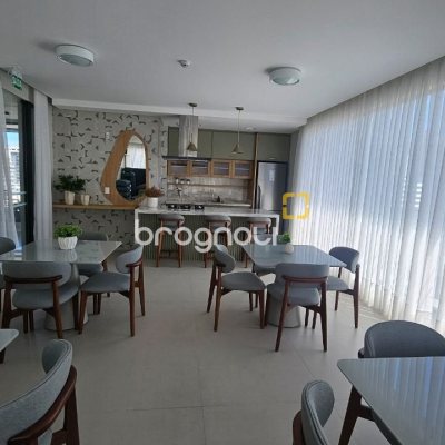 Apartamento com 45m², 1 quarto (sendo 1 suíte), 1 garagem, no bairro Centro em Florianópolis