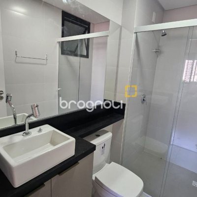 Apartamento com 45m², 1 quarto (sendo 1 suíte), 1 garagem, no bairro Centro em Florianópolis