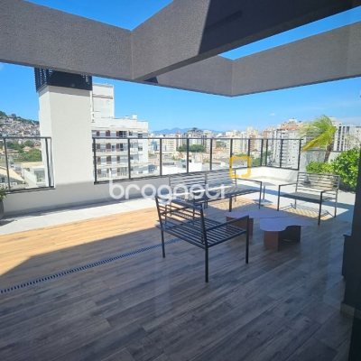 Apartamento com 45m², 1 quarto (sendo 1 suíte), 1 garagem, no bairro Centro em Florianópolis