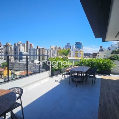 Apartamento com 45m², 1 quarto (sendo 1 suíte), 1 garagem, no bairro Centro em Florianópolis