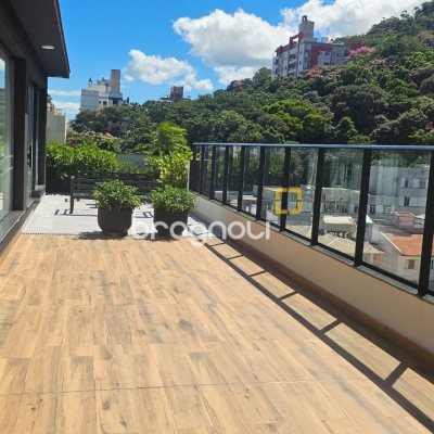 Apartamento com 45m², 1 quarto (sendo 1 suíte), 1 garagem, no bairro Centro em Florianópolis