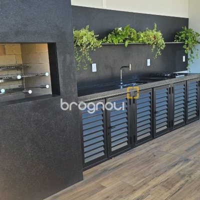 Apartamento com 45m², 1 quarto (sendo 1 suíte), 1 garagem, no bairro Centro em Florianópolis