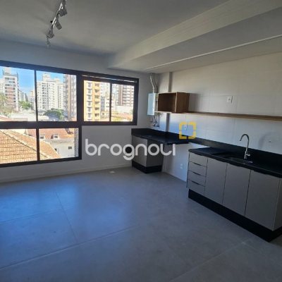 Apartamento com 45m², 1 quarto (sendo 1 suíte), 1 garagem, no bairro Centro em Florianópolis