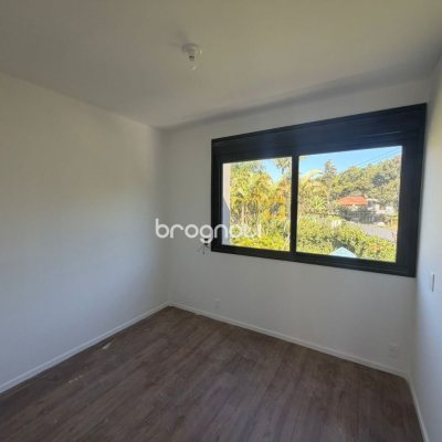 Casa de Condomínio com 86m², 2 quartos (sendo 1 suíte), 1 garagem, no bairro Cachoeira do Bom Jesus em Florianópolis
