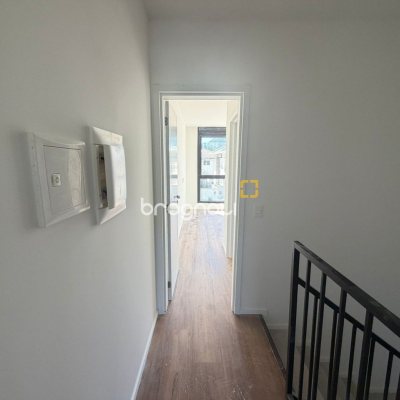 Casa de Condomínio com 85m², 2 quartos (sendo 1 suíte), 1 garagem, no bairro Cachoeira do Bom Jesus em Florianópolis