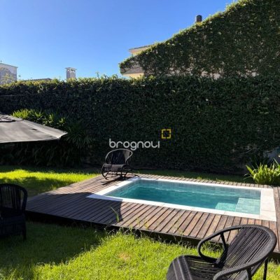 Casa com 315m², 4 quartos (sendo 3 suítes), 4 garagens, no bairro Jurerê Internacional em Florianópolis