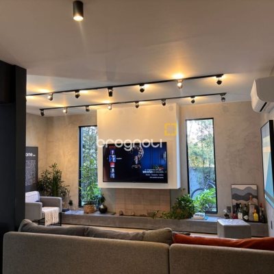 Casa com 315m², 4 quartos (sendo 3 suítes), 4 garagens, no bairro Jurerê Internacional em Florianópolis