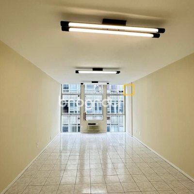 Sala com 40m², no bairro Centro em Florianópolis