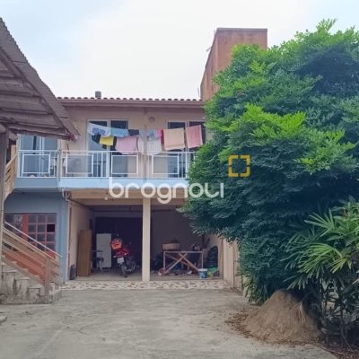 Terreno com 2425m², no bairro Ponte do Imaruim em Palhoça