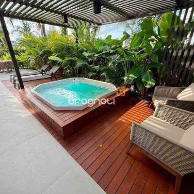 Casa com 199m², 4 quartos (sendo 3 suítes), 2 garagens, no bairro Cachoeira do Bom Jesus em Florianópolis
