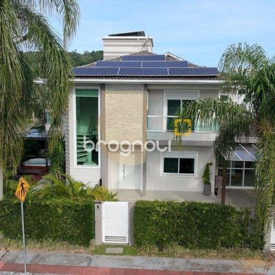 Casa com 199m², 4 quartos (sendo 3 suítes), 2 garagens, no bairro Cachoeira do Bom Jesus em Florianópolis