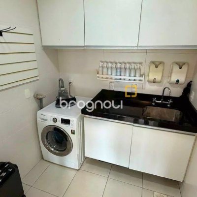 Casa com 199m², 4 quartos (sendo 3 suítes), 2 garagens, no bairro Cachoeira do Bom Jesus em Florianópolis