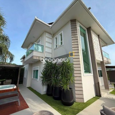 Casa com 199m², 4 quartos (sendo 3 suítes), 2 garagens, no bairro Cachoeira do Bom Jesus em Florianópolis
