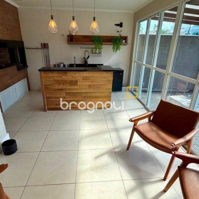 Casa com 199m², 4 quartos (sendo 3 suítes), 2 garagens, no bairro Cachoeira do Bom Jesus em Florianópolis