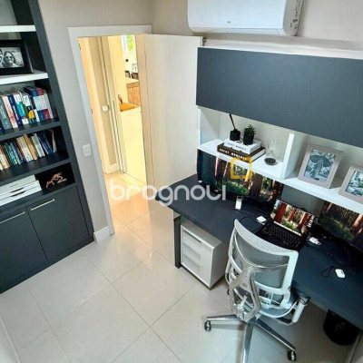 Casa com 199m², 4 quartos (sendo 3 suítes), 2 garagens, no bairro Cachoeira do Bom Jesus em Florianópolis