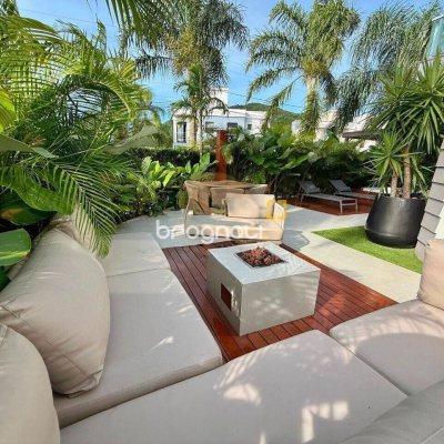 Casa com 199m², 4 quartos (sendo 3 suítes), 2 garagens, no bairro Cachoeira do Bom Jesus em Florianópolis