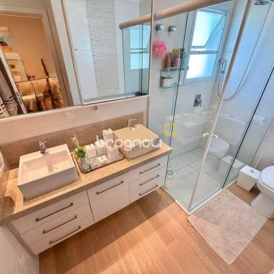 Casa com 199m², 4 quartos (sendo 3 suítes), 2 garagens, no bairro Cachoeira do Bom Jesus em Florianópolis