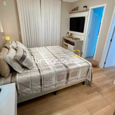 Casa com 199m², 4 quartos (sendo 3 suítes), 2 garagens, no bairro Cachoeira do Bom Jesus em Florianópolis