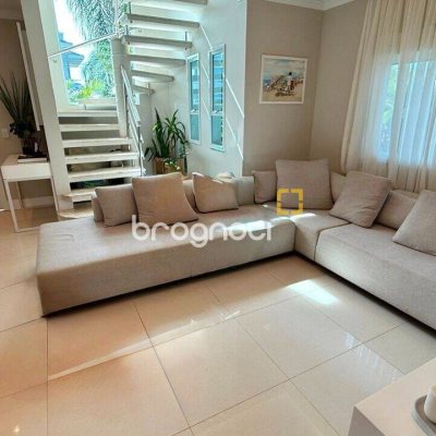 Casa com 199m², 4 quartos (sendo 3 suítes), 2 garagens, no bairro Cachoeira do Bom Jesus em Florianópolis