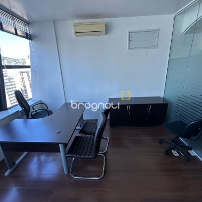 Sala com 65m², no bairro Centro em Florianópolis