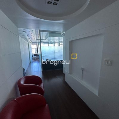 Sala com 65m², no bairro Centro em Florianópolis
