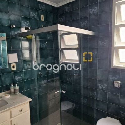 Casa com 316m², 4 quartos (sendo 2 suítes), 2 garagens, no bairro Estreito em Florianópolis
