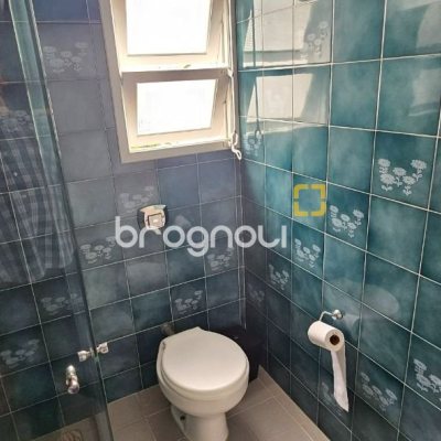 Casa com 316m², 4 quartos (sendo 2 suítes), 2 garagens, no bairro Estreito em Florianópolis