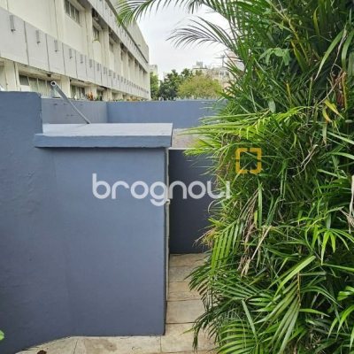 Casa com 316m², 4 quartos (sendo 2 suítes), 2 garagens, no bairro Estreito em Florianópolis