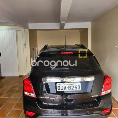 Casa com 316m², 4 quartos (sendo 2 suítes), 2 garagens, no bairro Estreito em Florianópolis