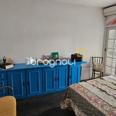 Casa com 316m², 4 quartos (sendo 2 suítes), 2 garagens, no bairro Estreito em Florianópolis