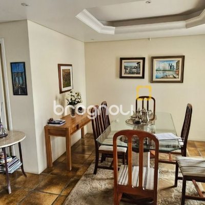 Casa com 316m², 4 quartos (sendo 2 suítes), 2 garagens, no bairro Estreito em Florianópolis