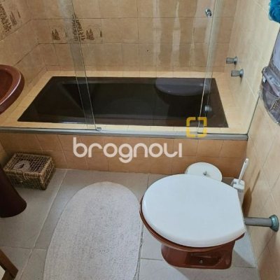 Casa com 316m², 4 quartos (sendo 2 suítes), 2 garagens, no bairro Estreito em Florianópolis